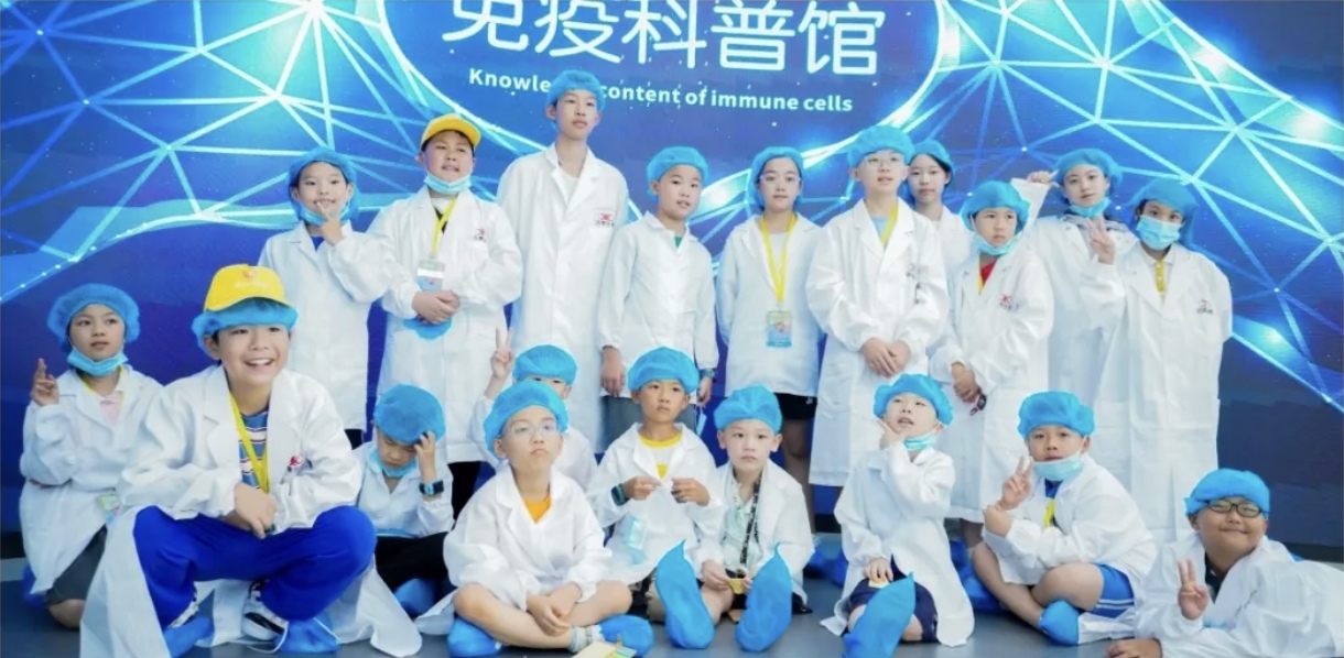 探索免疫系统的奥秘,湘江小记者走进金年会|金年会·jinnian(金字招牌)诚信至上 免疫科普馆